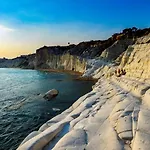 Spacious In Realmonte, Sea View Реальмонте